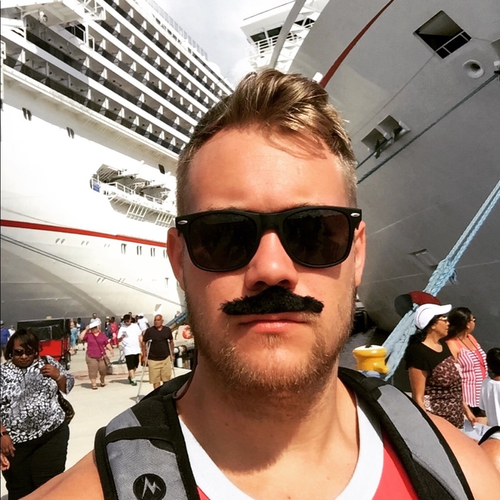 Meet your Posher, Zach